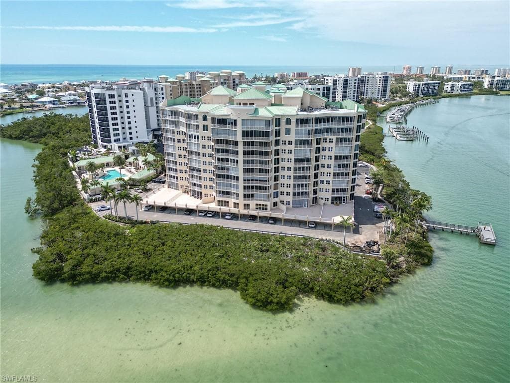 4137 Bay Beach LN 584 FORT MYERS BEACH, FL 33931
