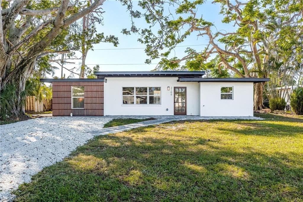2106 Sunrise BLVD FORT MYERS, FL 33907