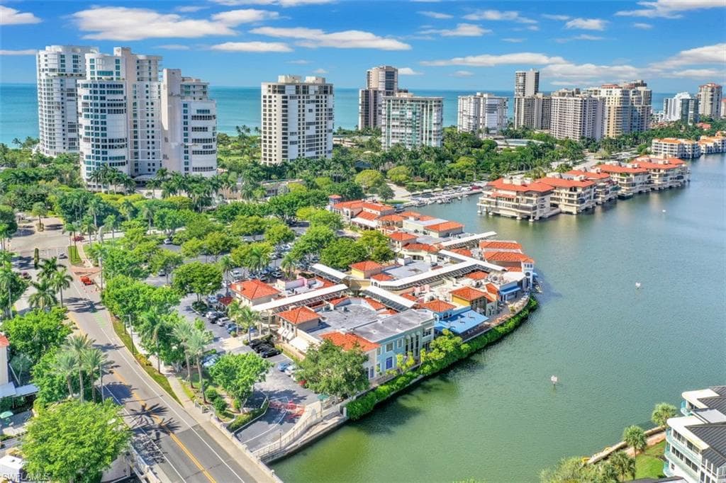 555 Park Shore DR B-412 NAPLES, FL 34103