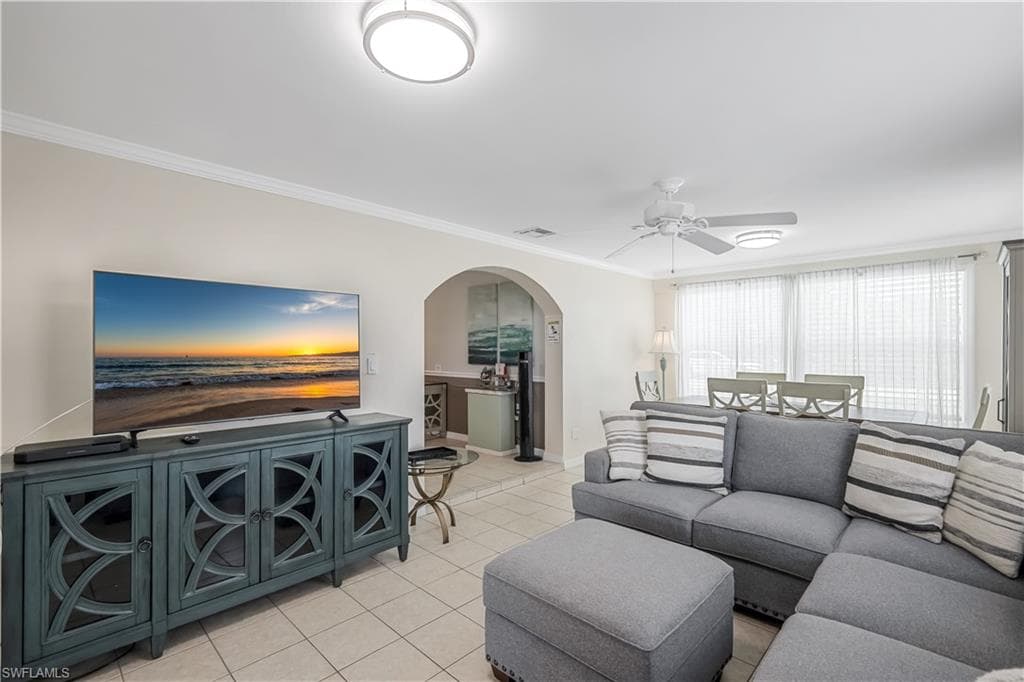 814 107th AVE N NAPLES, FL 34108