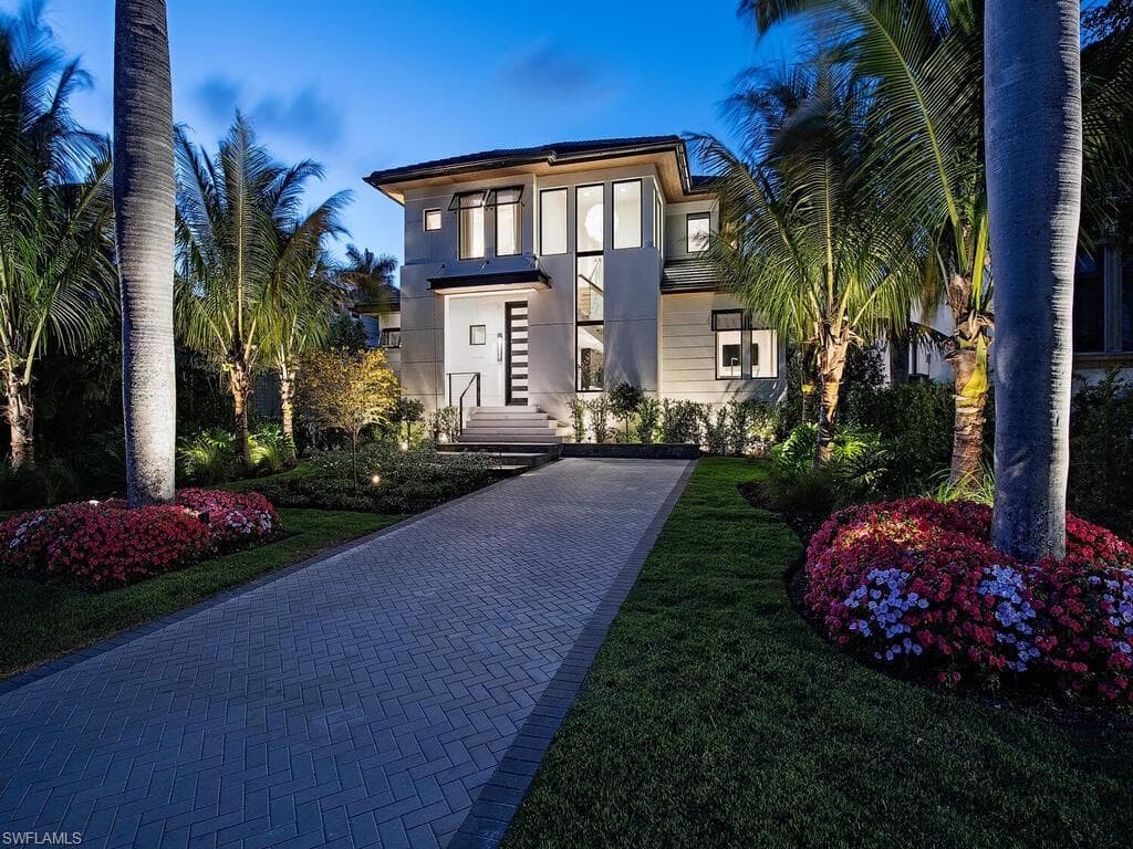 461 14th AVE S NAPLES, FL 34102