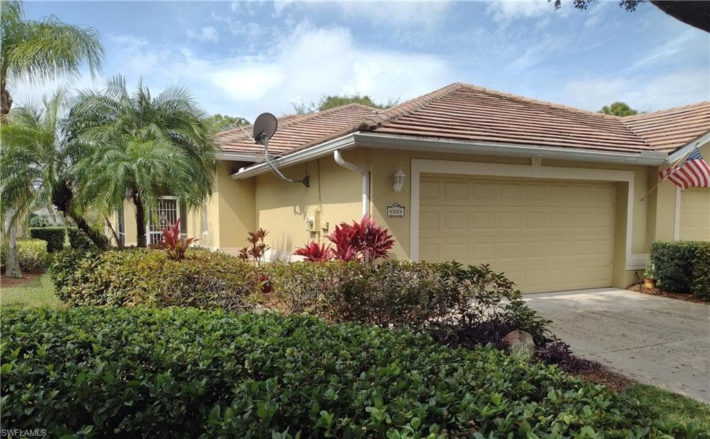4804 Fairloop RUN LEHIGH ACRES, FL 33973