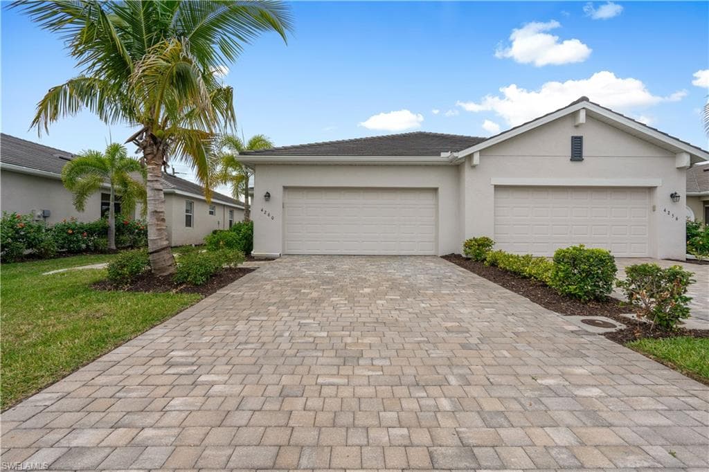4260 Lemongrass DR FORT MYERS, FL 33916