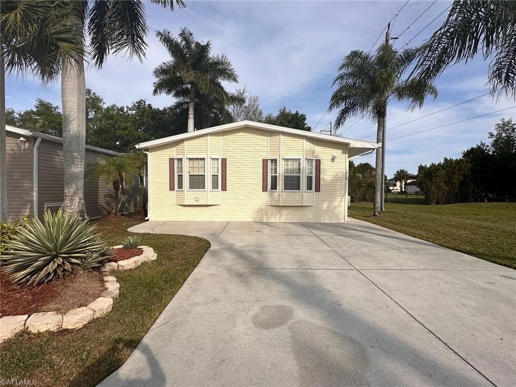 1418 Diamond Lake CIR NAPLES, FL 34114