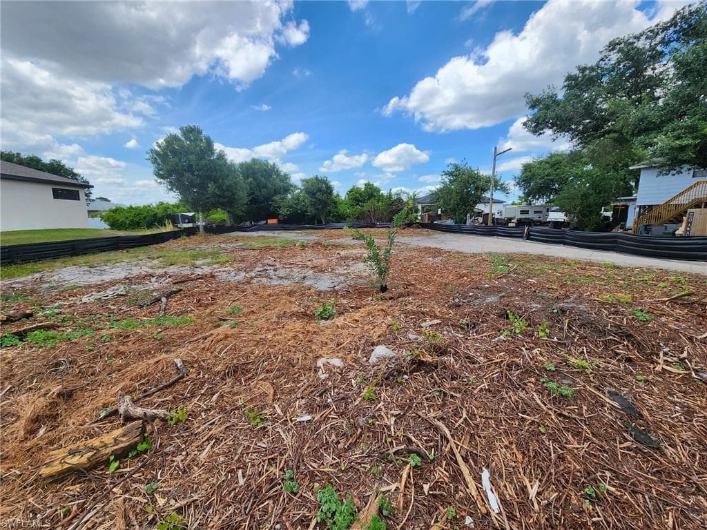 3606 18th ST SW LEHIGH ACRES, FL 33976