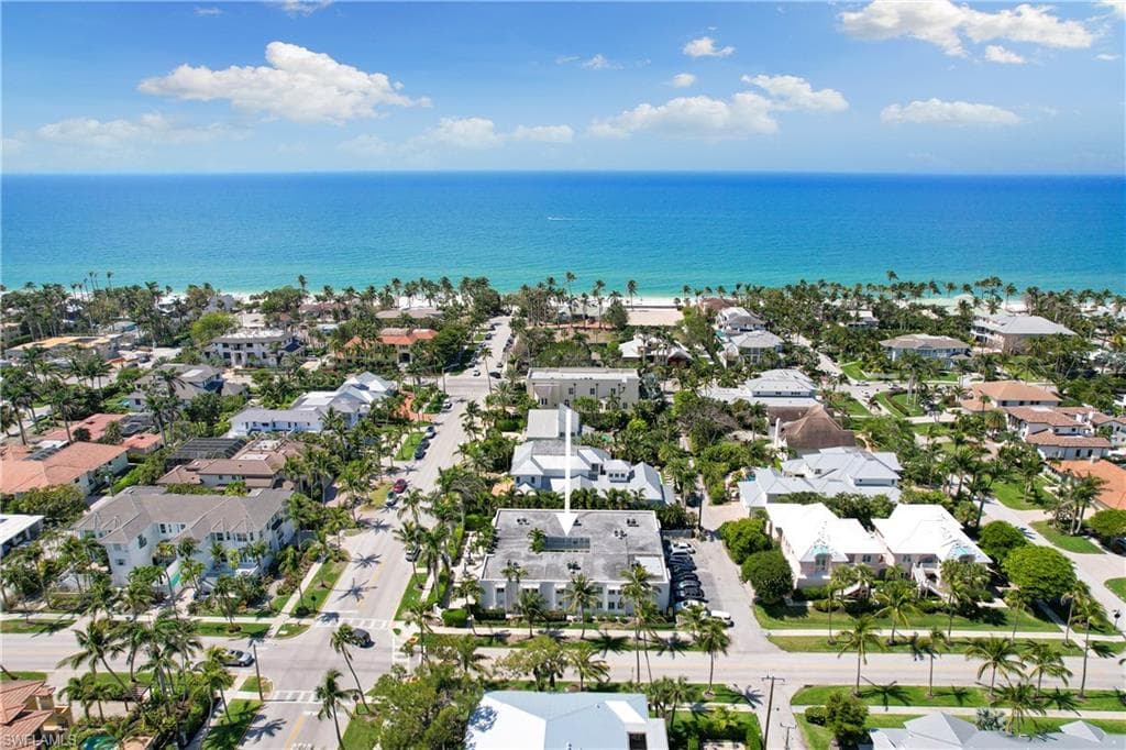 175 5th AVE S 3 (104) NAPLES, FL 34102