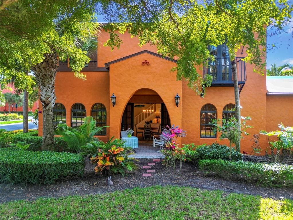 9081 Capistrano ST N 5202 NAPLES, FL 34113