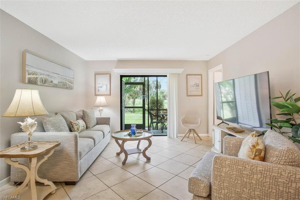 4186 27th CT SW 102 NAPLES, FL 34116