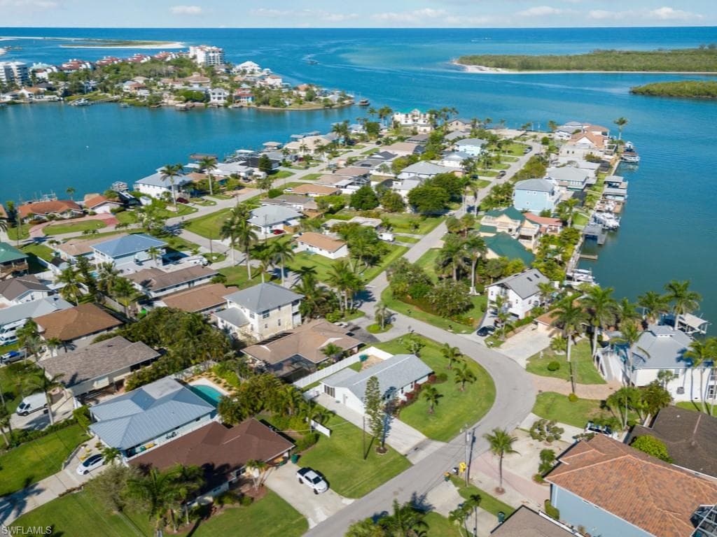 104 Jamaica DR NAPLES, FL 34113