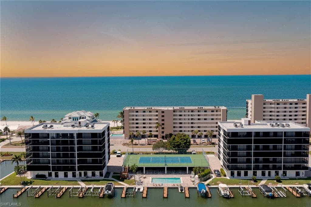 10482 Gulf Shore Dr. #251 NAPLES, FL 34108