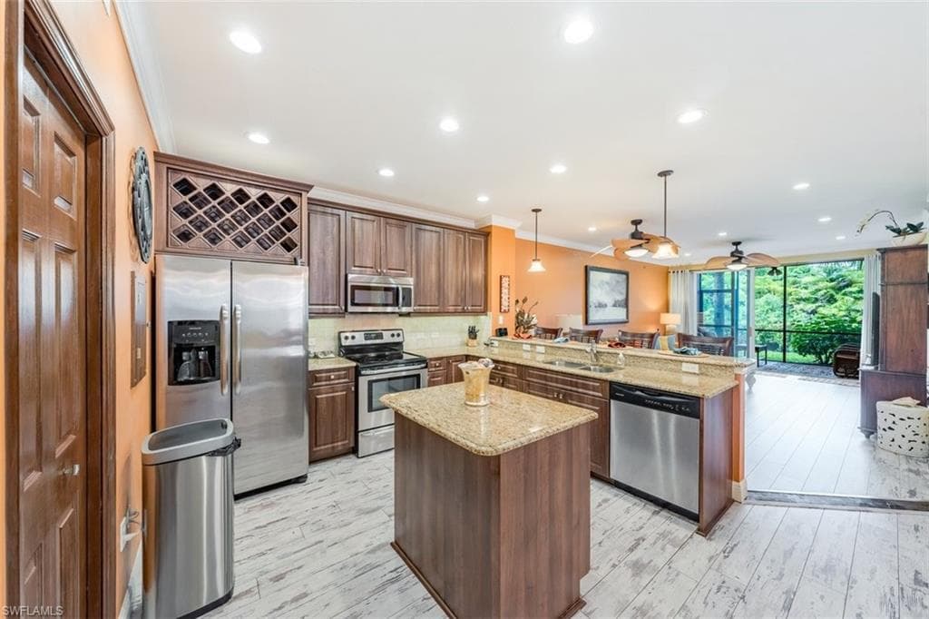 10029 Heather LN 602 NAPLES, FL 34119