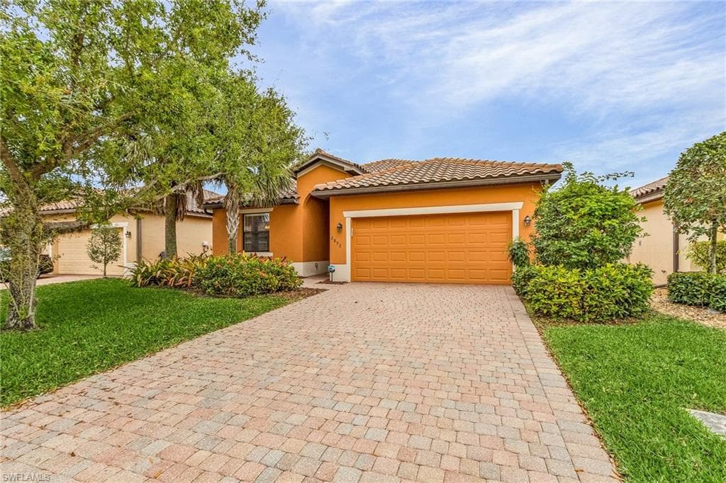 2852 Via Piazza LOOP FORT MYERS, FL 33905
