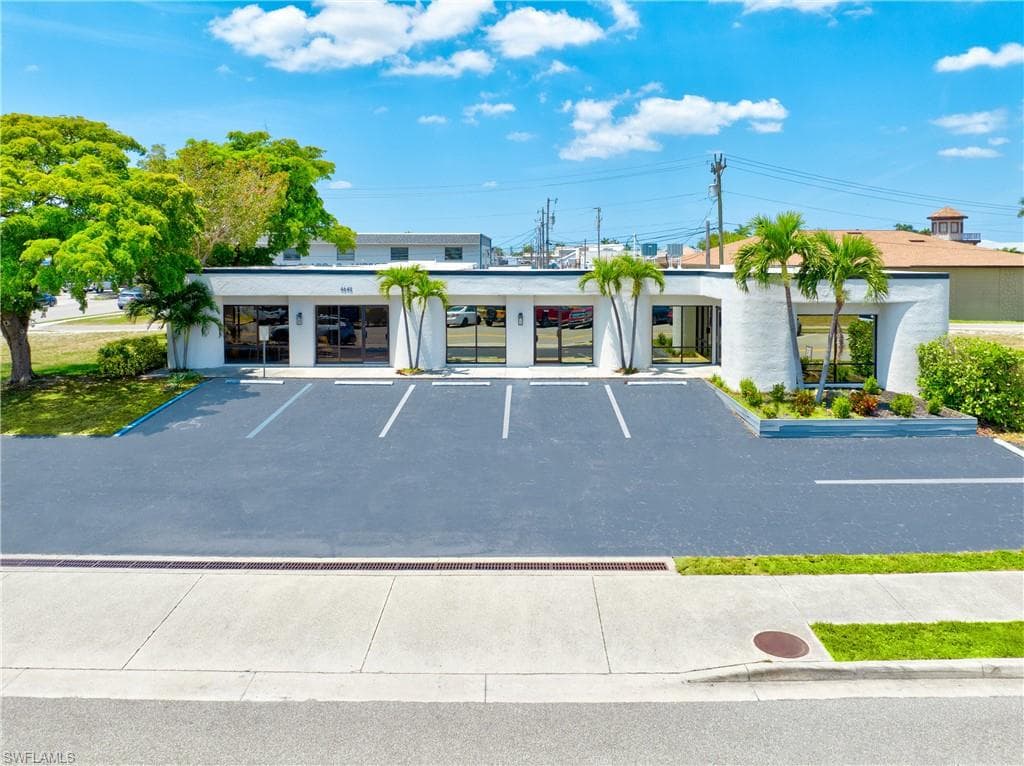 4636 SE 9th PL B CAPE CORAL, FL 33904