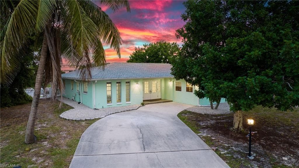 3461 Lakeview DR NAPLES, FL 34112