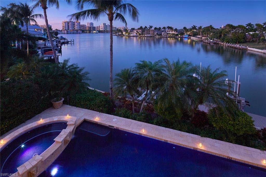275 Bahia PT NAPLES, FL 34103