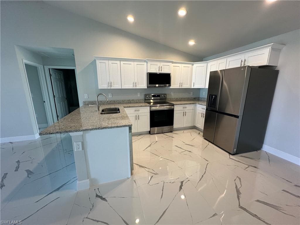 3701 1st ST SW LEHIGH ACRES, FL 33976