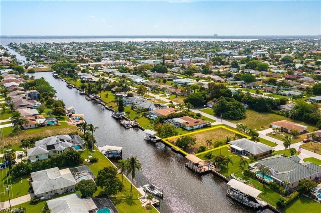1325 SE 32nd TER CAPE CORAL, FL 33904