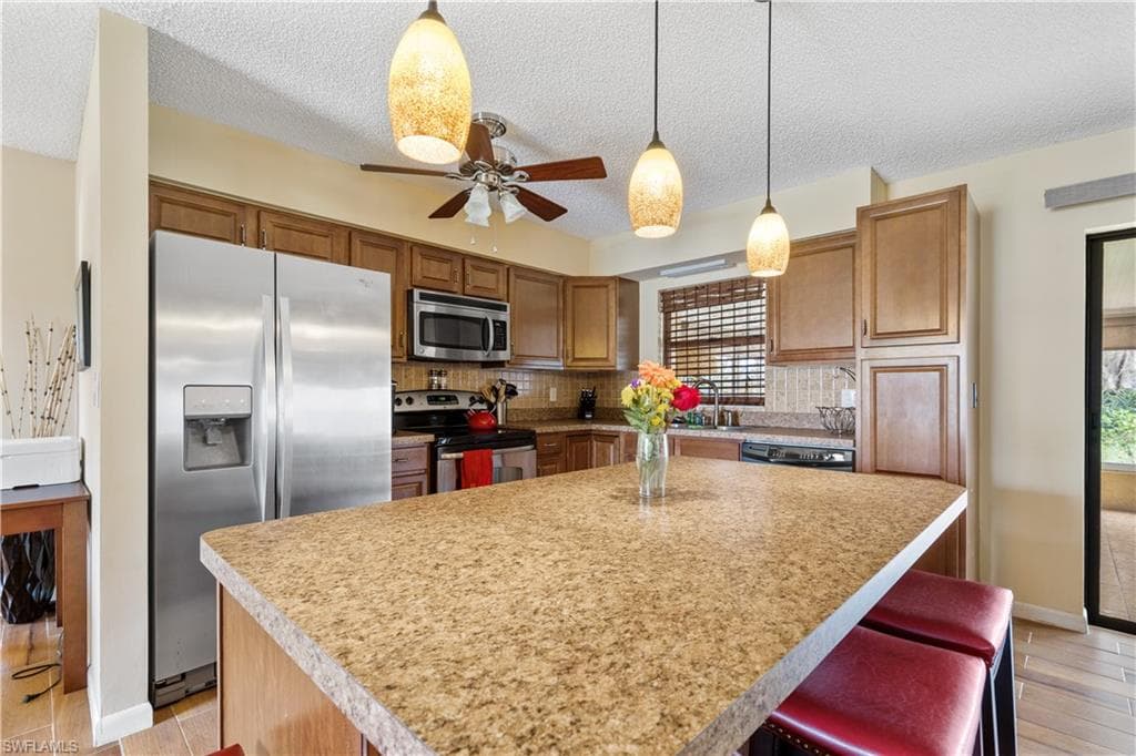 2021 SE 8th AVE CAPE CORAL, FL 33990