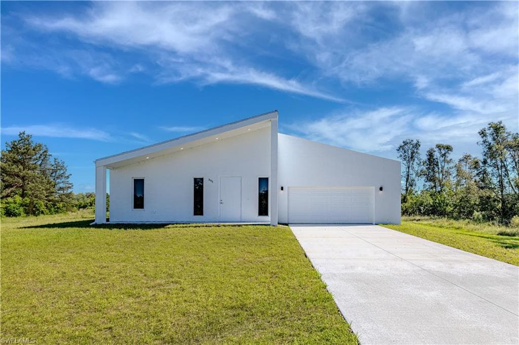 765 Barclay AVE LEHIGH ACRES, FL 33974
