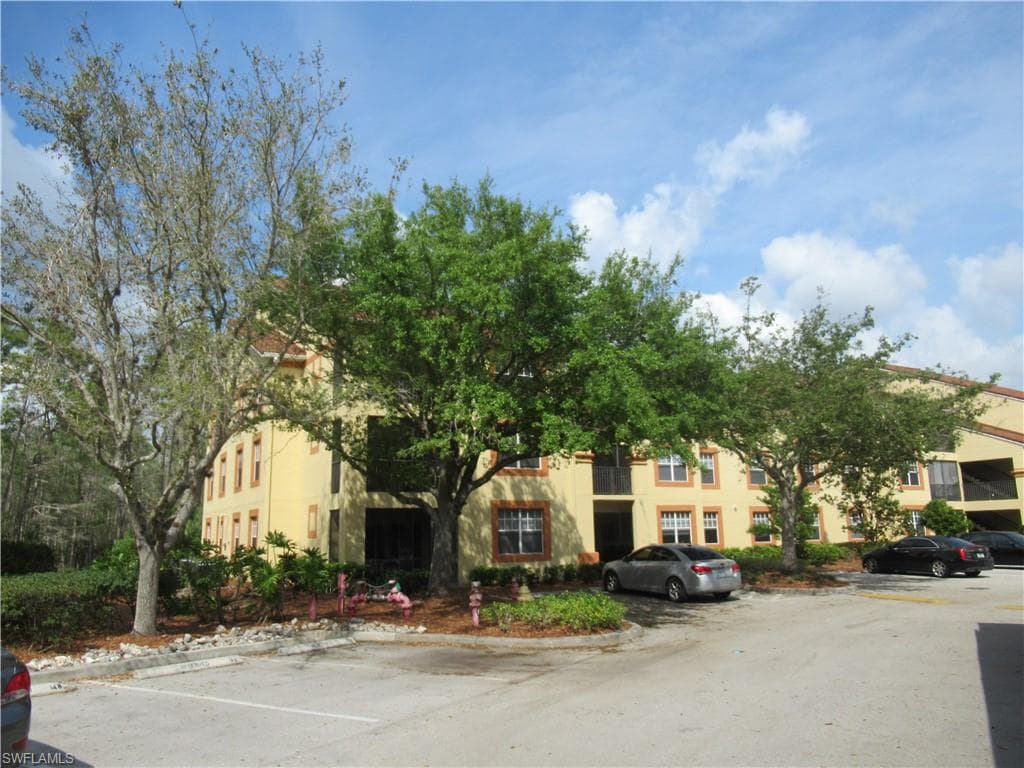7950 Preserve CIR 818 NAPLES, FL 34119