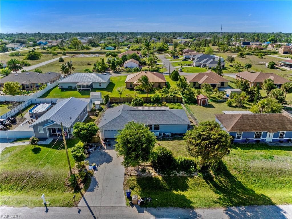 4013 10th ST W LEHIGH ACRES, FL 33971