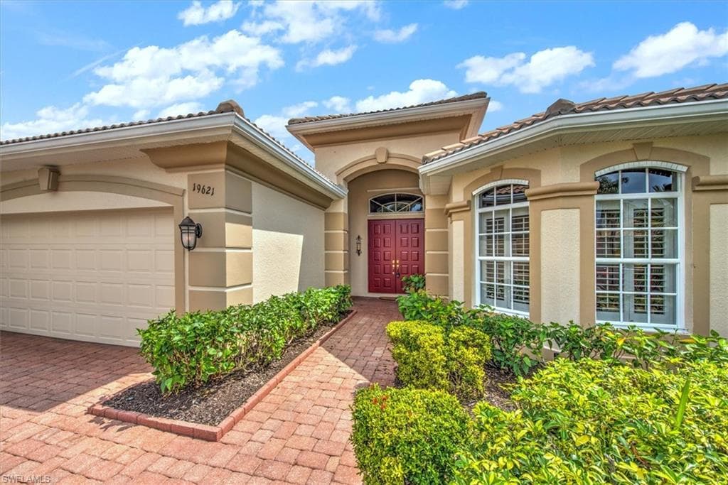 19621 Maddelena CIR ESTERO, FL 33967