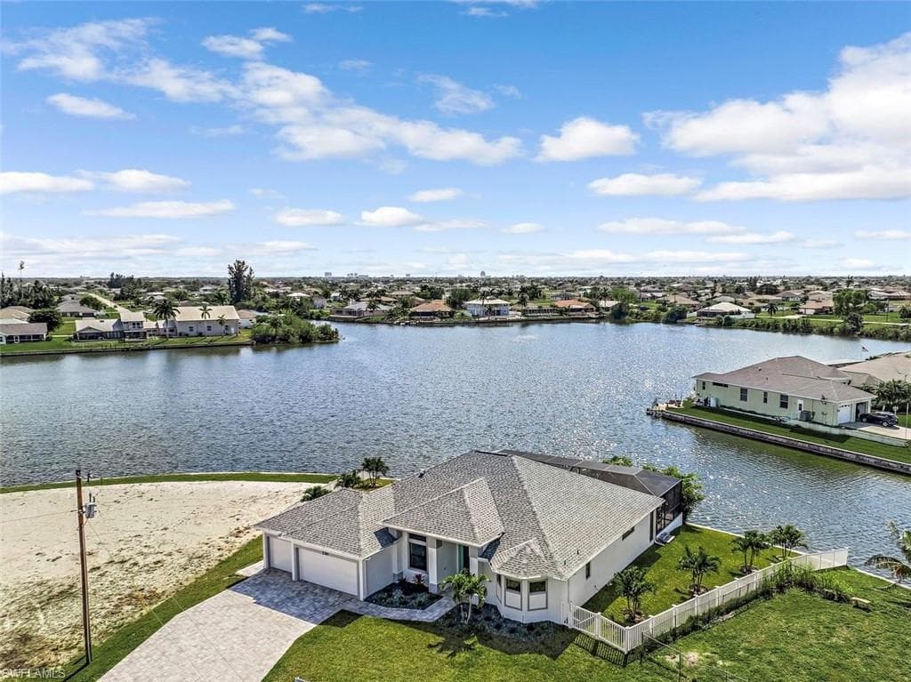 230 NE 18th ST CAPE CORAL, FL 33909
