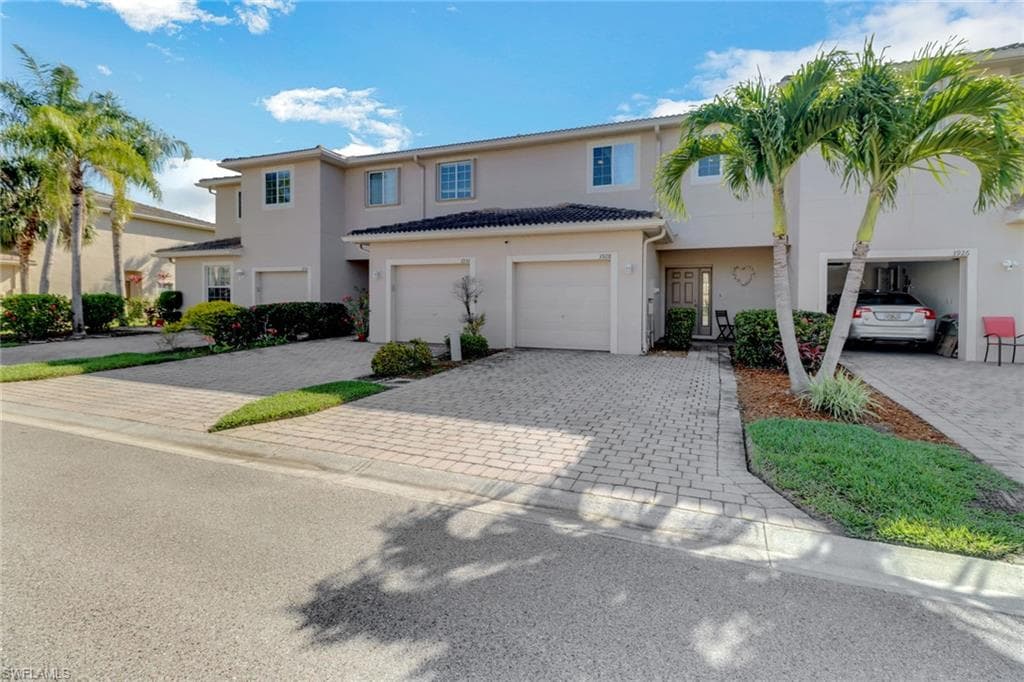 3928 Cherrybrook LOOP FORT MYERS, FL 33966