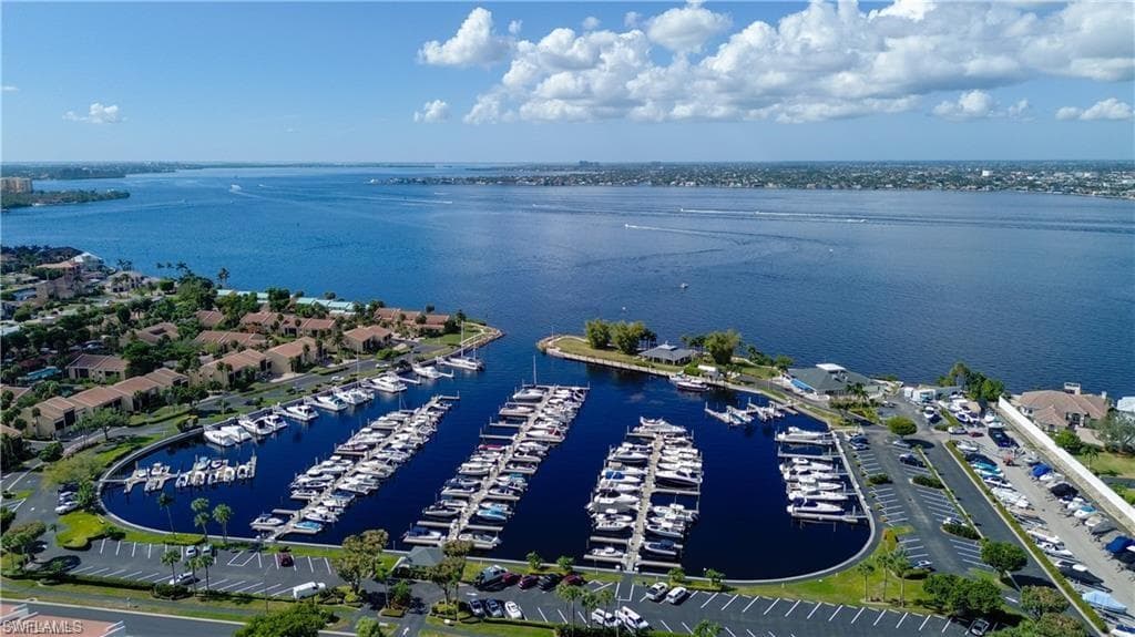 4250 Steamboat BEND 102 FORT MYERS, FL 33919