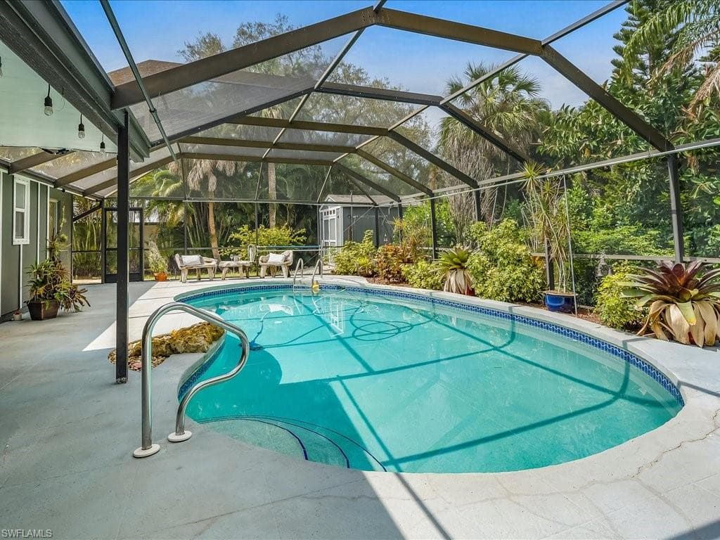 2505 Outrigger LN NAPLES, FL 34104