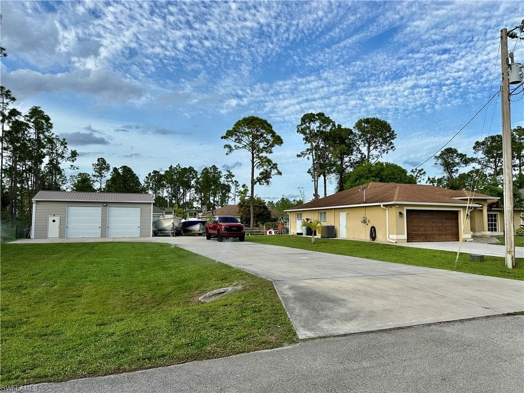 2804 17th ST W LEHIGH ACRES, FL 33971