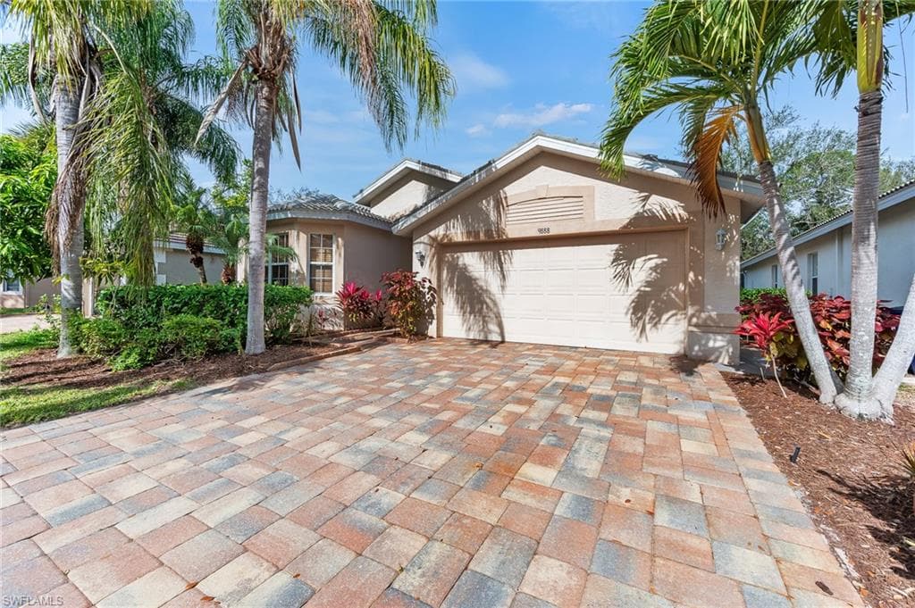 9888 Colonail Walk