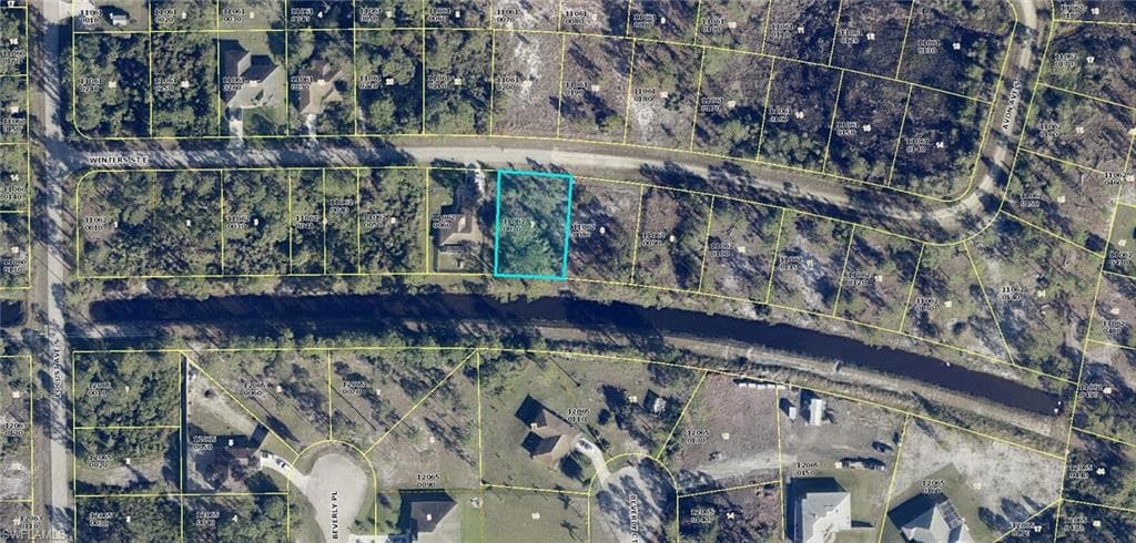 926 Winters ST E LEHIGH ACRES, FL 33974