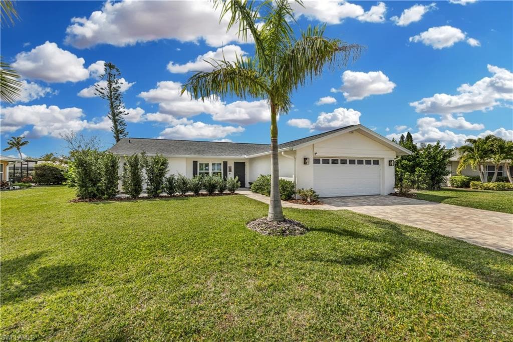 5541 Amoroso DR FORT MYERS, FL 33919