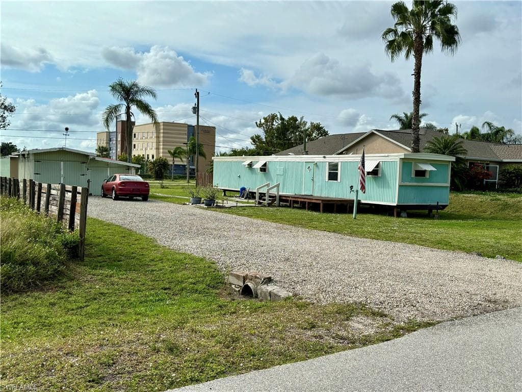 1185 Patterson RD CAPE CORAL, FL 33909