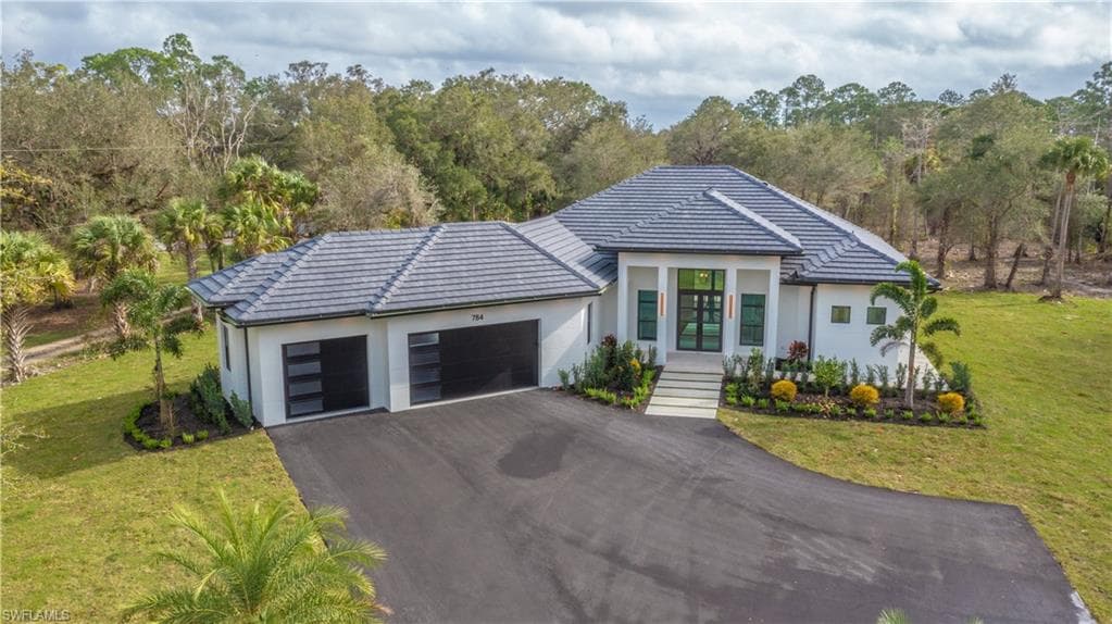 784 7th ST NW NAPLES, FL 34120