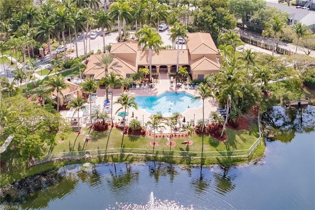 1250 Wildwood Lakes BLVD 206 NAPLES, FL 34104