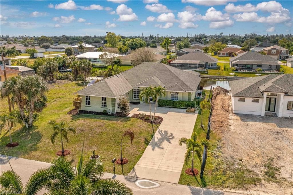 926 SW 8th PL CAPE CORAL, FL 33991