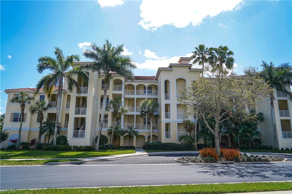 4844 Hampshire CT 204 NAPLES, FL 34112
