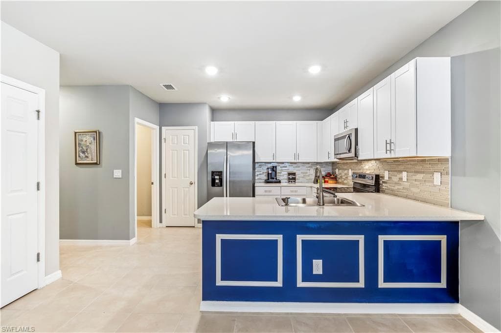 2052 Pigeon Plum WAY NORTH FORT MYERS, FL 33917