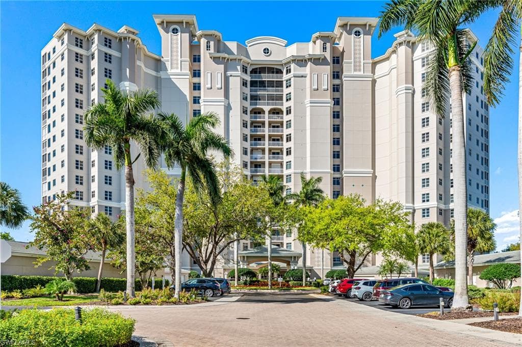 1001 Arbor Lake DR 401 NAPLES, FL 34110