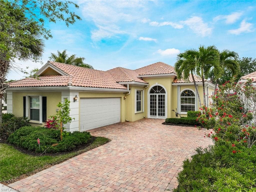 28360 Nautica LN BONITA SPRINGS, FL 34135