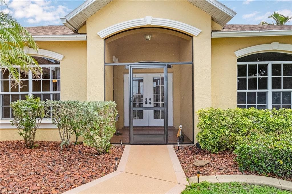 2859 26th PL CAPE CORAL, FL 33914