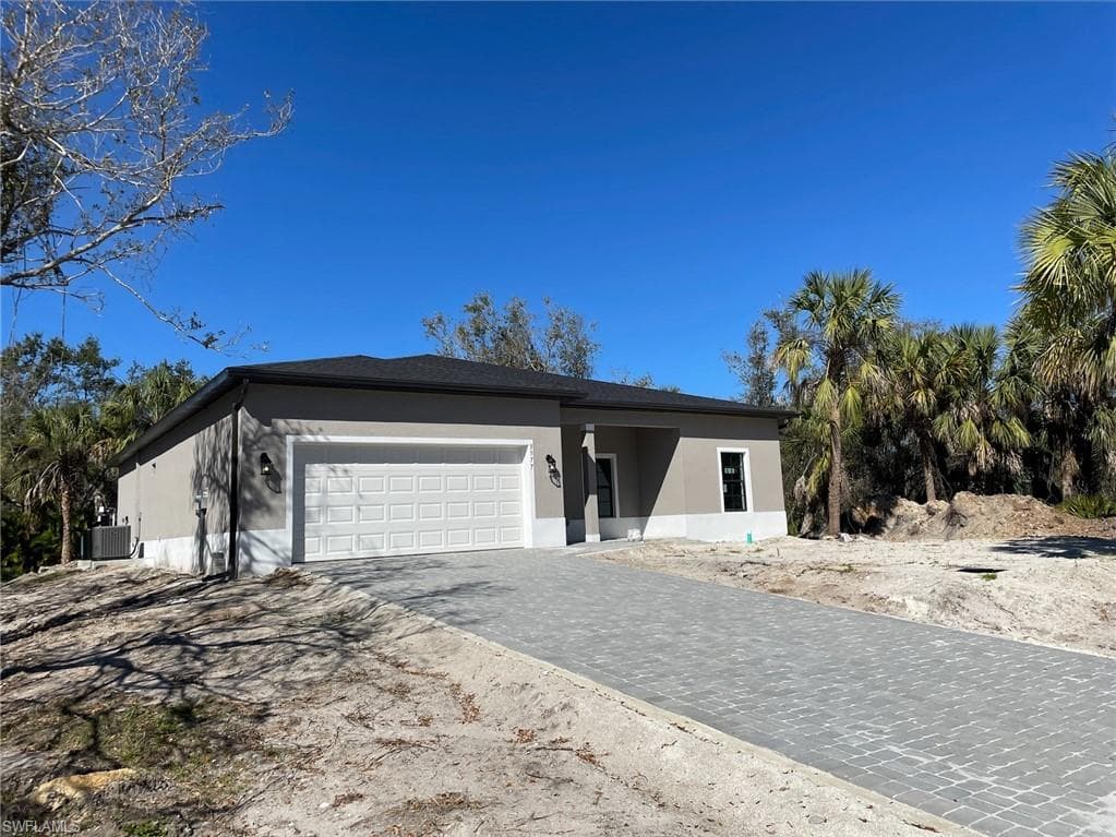 915 NW 6th PL CAPE CORAL, FL 33993