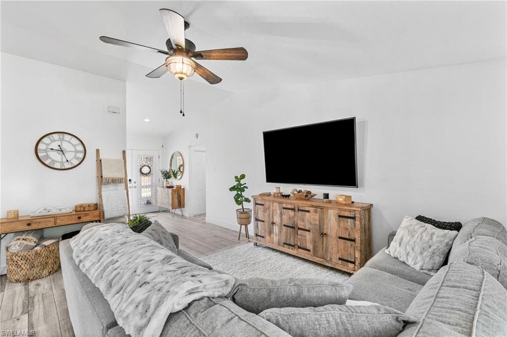 27220 Rue De Paix BONITA SPRINGS, FL 34135