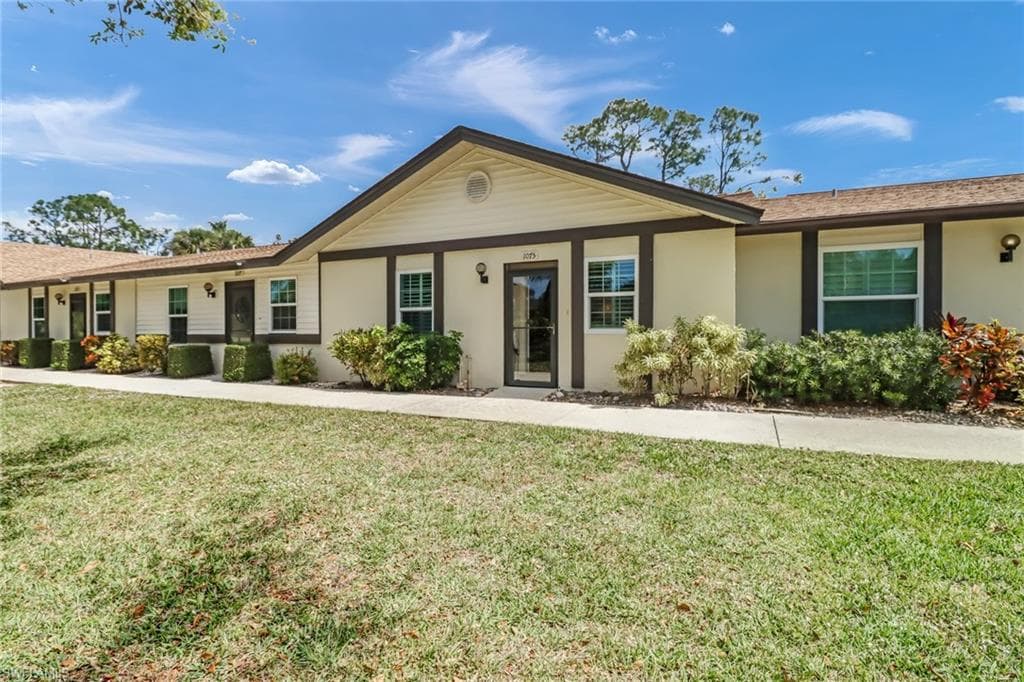 1075 Pine Isle LN 1075 NAPLES, FL 34112