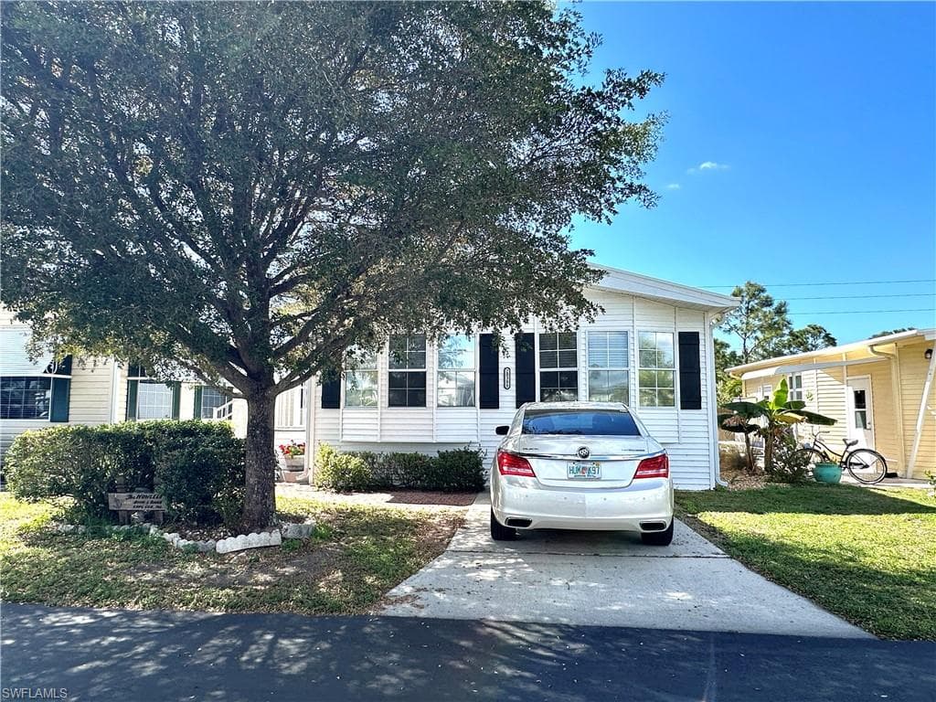 20300 Carriage CT ESTERO, FL 33928
