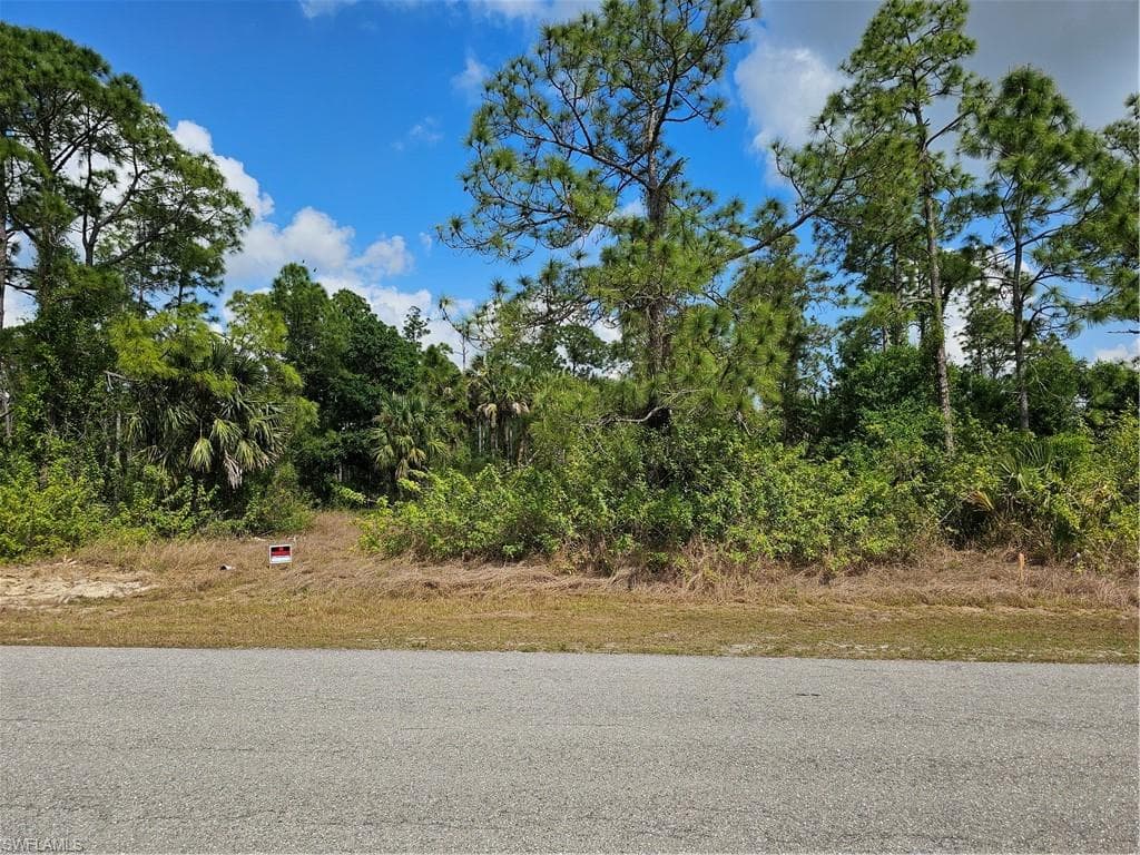 4403 E 8th ST LEHIGH ACRES, FL 33972