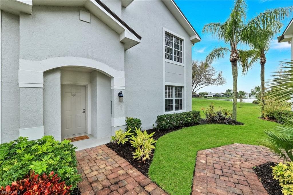 5903 Three Iron DR 2002 NAPLES, FL 34110