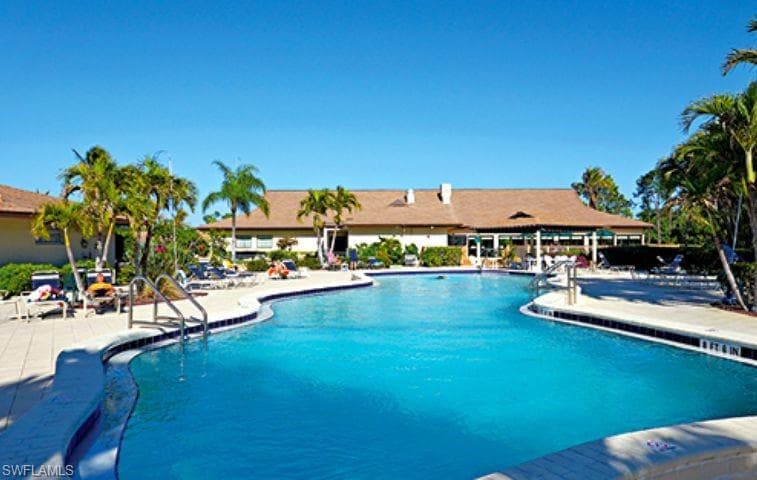 136 Harrison RD L-3 NAPLES, FL 34112